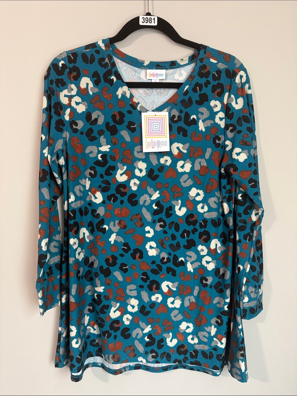 LuLaRoe Teal Leopard Print V-Neck Long Sleeve Tunic